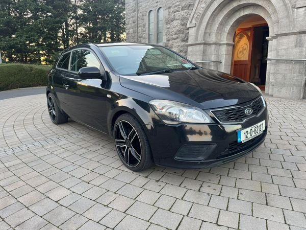 Kia Ceed Hatchback, Petrol, 2012, Black