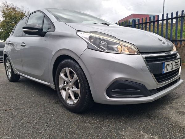 Peugeot 208 Hatchback, Diesel, 2017, Silver