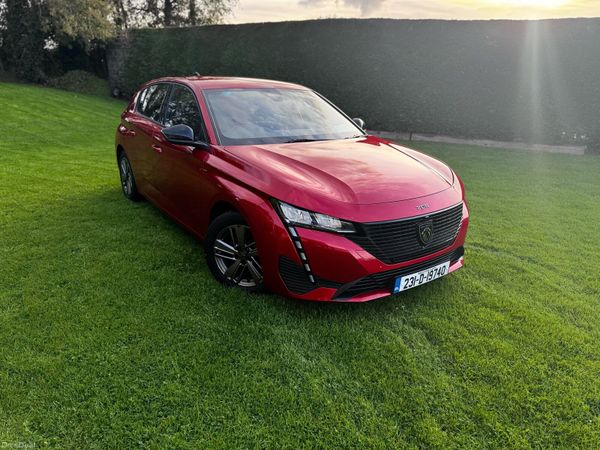Peugeot 308 Hatchback, Petrol, 2023, Red