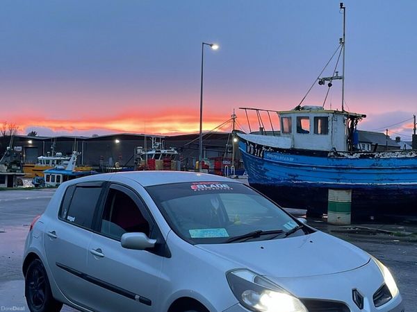Renault Clio Hatchback, Petrol, 2006, Silver