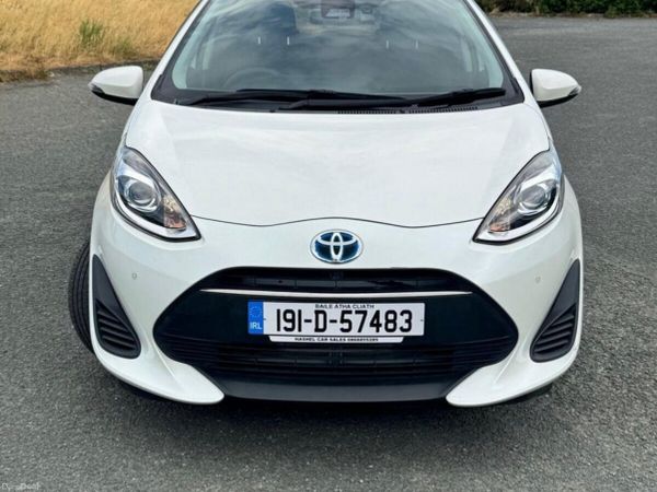 Toyota Aqua Hatchback, Petrol Hybrid, 2019, White