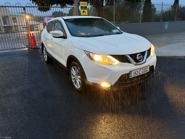 Nissan Qashqai Hatchback, Diesel, 2014, White
