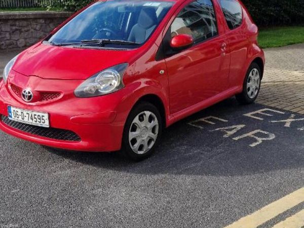 Toyota Aygo Hatchback, Petrol, 2006, Red