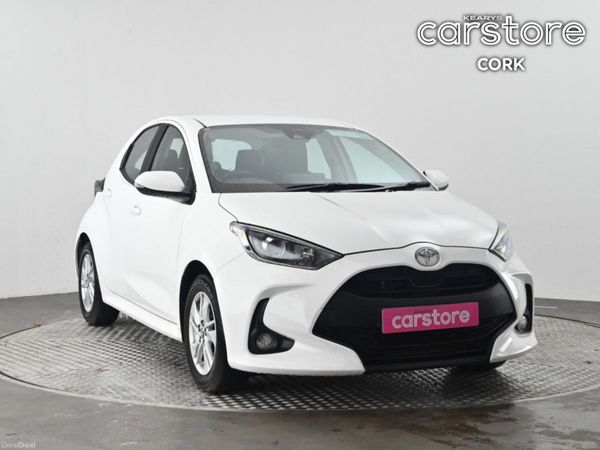 Toyota Yaris Hatchback, Petrol, 2024, White