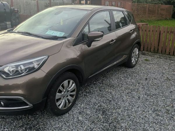 Renault Captur Hatchback, Diesel, 2014, Brown
