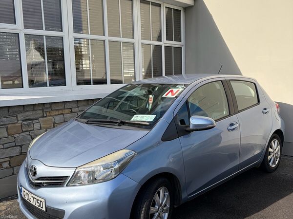 Toyota Yaris Hatchback, Petrol, 2012, Blue