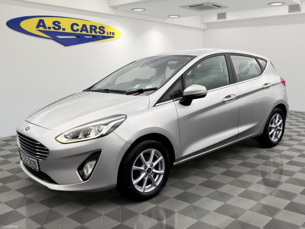 Ford Fiesta Hatchback, Petrol, 2017, Silver