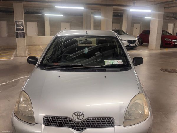Toyota Yaris Hatchback, Petrol, 2001, Silver