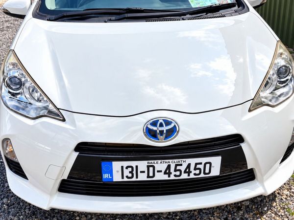 Toyota Aqua Hatchback, Petrol Hybrid, 2013, White