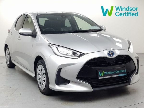 Toyota Yaris Hatchback, Petrol Hybrid, 2021, Silver