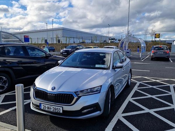 Skoda Octavia Saloon, Petrol, 2021, Grey