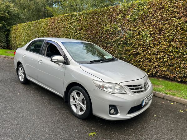 Toyota Corolla Saloon, Diesel, 2012, Silver
