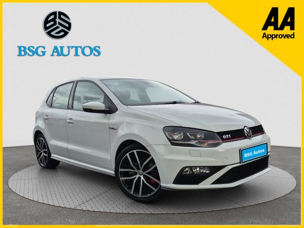Volkswagen Polo Hatchback, Petrol, 2015, White