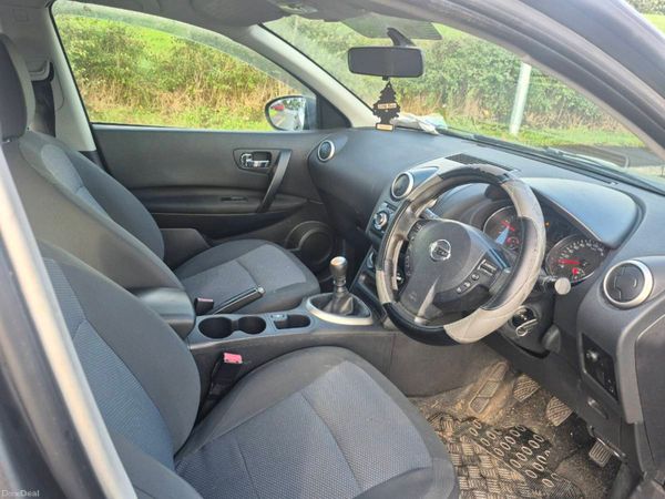 Nissan Qashqai Hatchback, Diesel, 2012, Grey