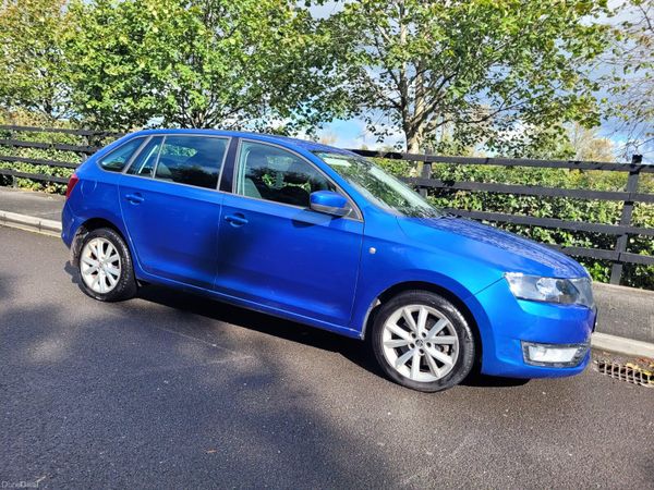Skoda Rapid Hatchback, Diesel, 2014, Blue