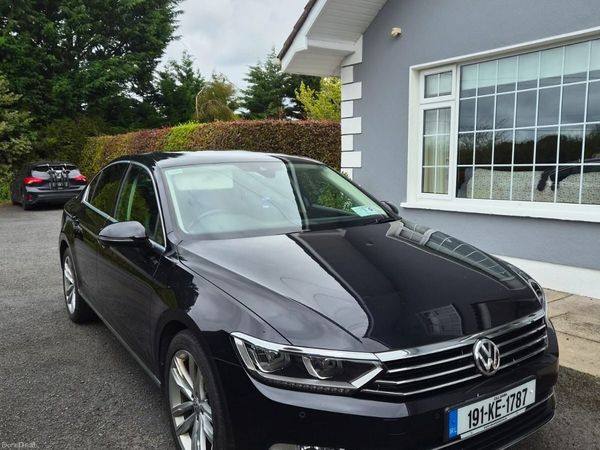 Volkswagen Passat Saloon, Diesel, 2019, Black