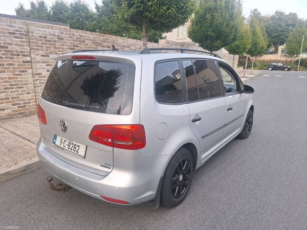 Volkswagen Touran MPV, Diesel, 2011, Silver