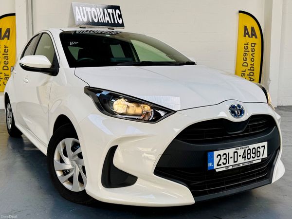 Toyota Yaris Hatchback, Petrol Hybrid, 2023, White