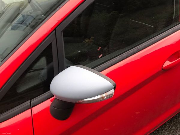 Ford Fiesta Hatchback, Petrol, 2014, Red