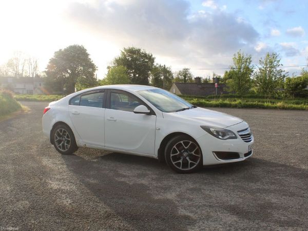 Vauxhall Insignia Hatchback, Diesel, 2014, White