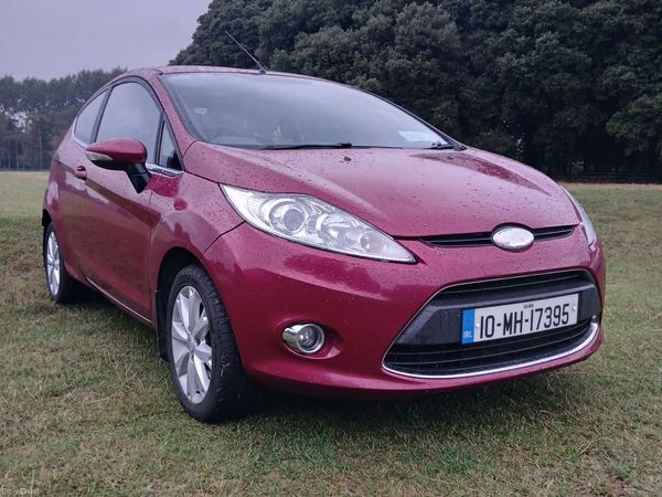 Ford Fiesta Hatchback, Diesel, 2010, Red