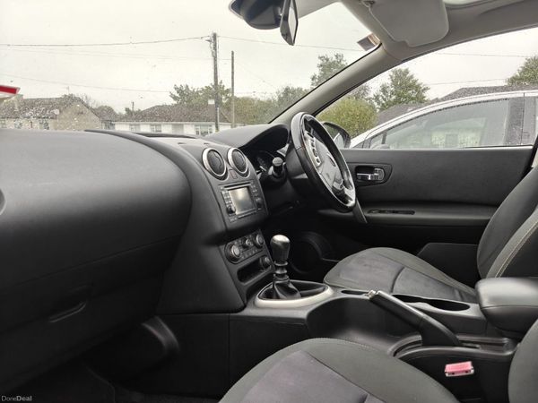 Nissan Qashqai+2 MPV, Diesel, 2012, Red