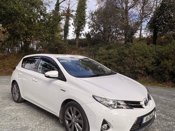 Toyota Auris MPV, Petrol Hybrid, 2015, White