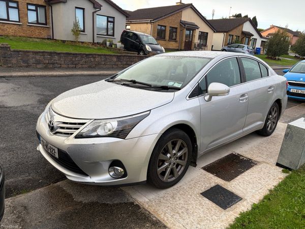 Toyota Avensis Saloon, Diesel, 2013, Silver
