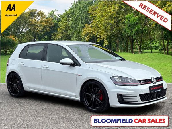 Volkswagen Golf Hatchback, Petrol, 2016, White