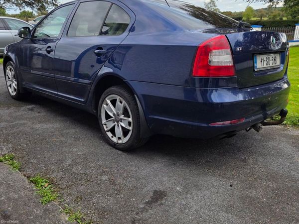 Skoda Octavia Saloon, Diesel, 2011, Blue