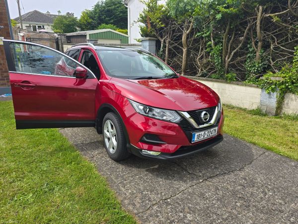 Nissan Qashqai MPV, Diesel, 2018, Red