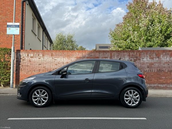 Renault Clio Hatchback, Diesel, 2017, Grey