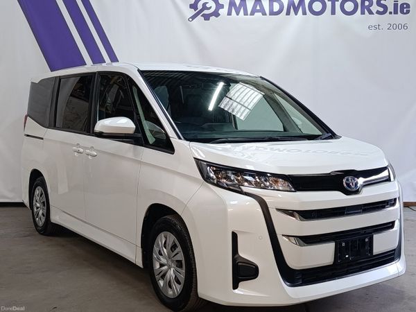 Toyota Noah MPV, Petrol Hybrid, 2022, White
