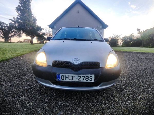 Toyota Yaris Hatchback, Petrol, 2001, Silver