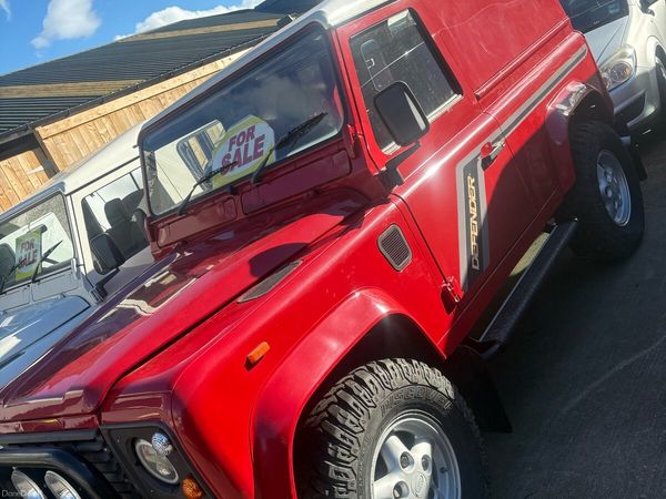 Land Rover Defender Unknown, Unknown, 1993, Red