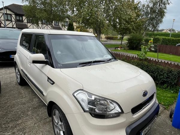 Kia Soul Hatchback, Petrol, 2009, Beige