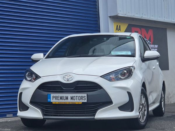 Toyota Yaris Hatchback, Petrol, 2021, White