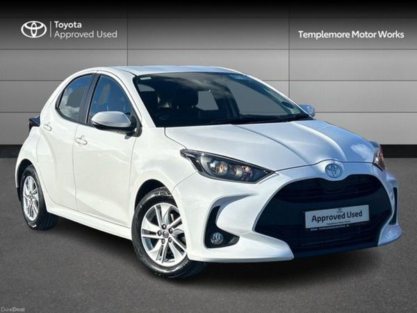 Toyota Yaris Hatchback, Petrol, 2025, White