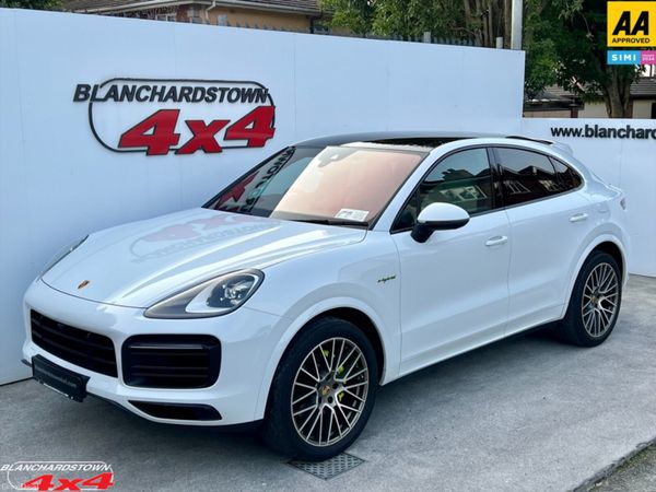 Porsche Cayenne MPV, Petrol Plug-in Hybrid, 2023, White
