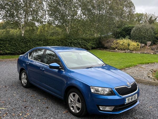 Skoda Octavia Saloon, Diesel, 2016, Blue