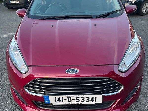 Ford Fiesta Hatchback, Petrol, 2014, Red