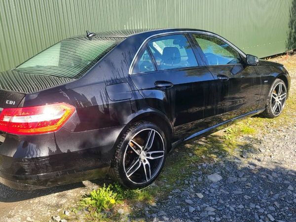 Mercedes-Benz E-Class Saloon, Diesel, 2010, Black