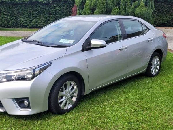 Toyota Corolla Saloon, Diesel, 2016, Silver