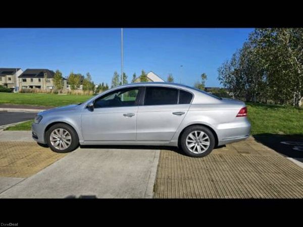 Volkswagen Passat Saloon, Diesel, 2012, Silver