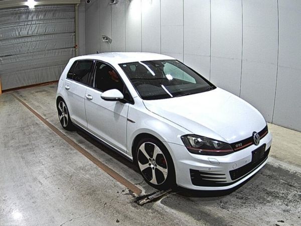 Volkswagen Golf Hatchback, Petrol, 2015, White