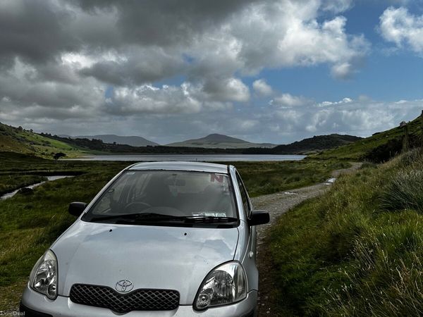 Toyota Yaris Hatchback, Petrol, 2004, Silver