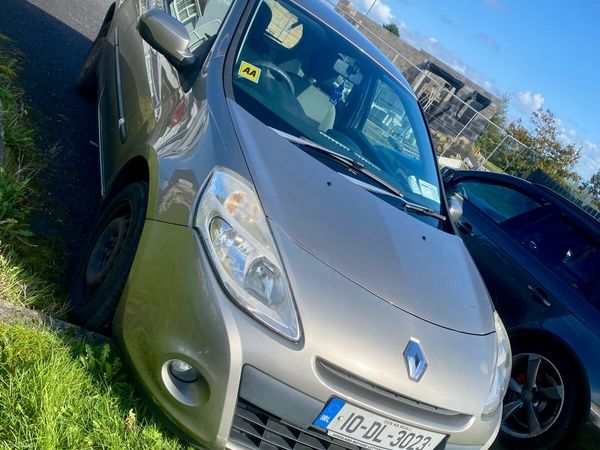 Renault Clio Hatchback, Ethanol Petrol, 2010, Gold