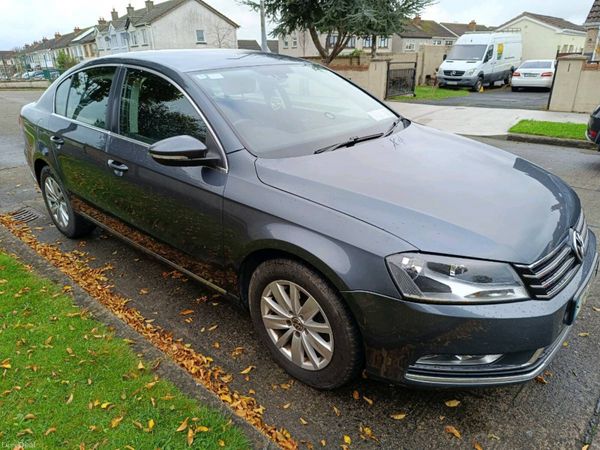 Volkswagen Passat Saloon, Diesel, 2012, Grey