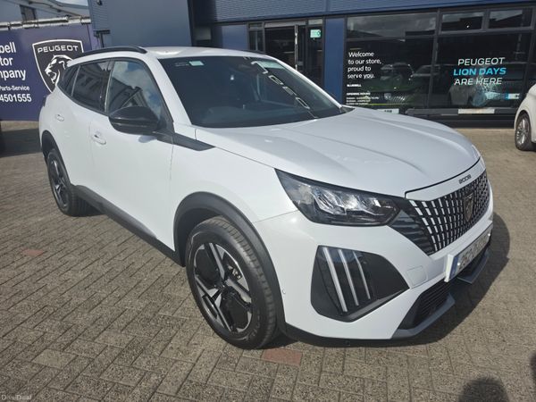 Peugeot 2008 MPV, Petrol, 2025, White
