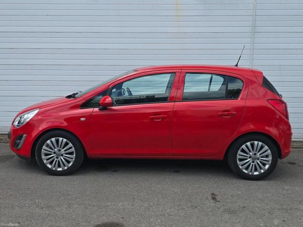 Opel Corsa Hatchback, Petrol, 2013, Red